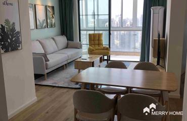 high floor 3br near People Square